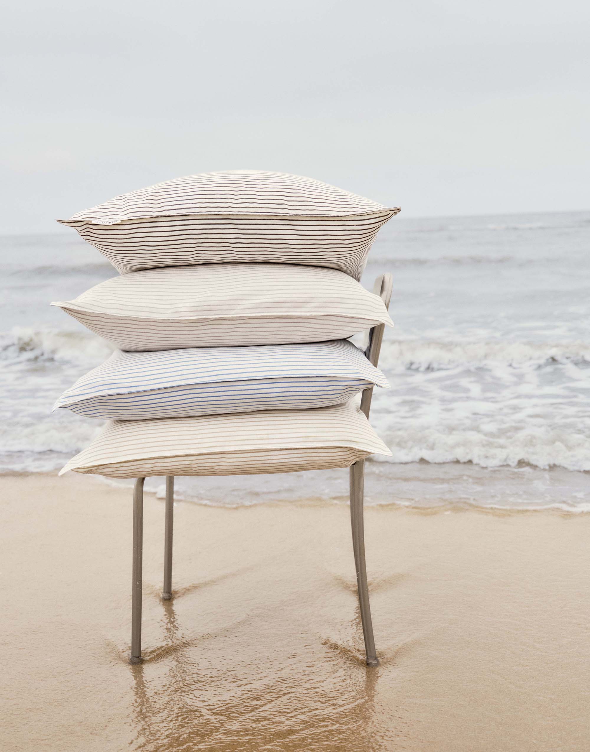 Classic fine stripe Kussensloop